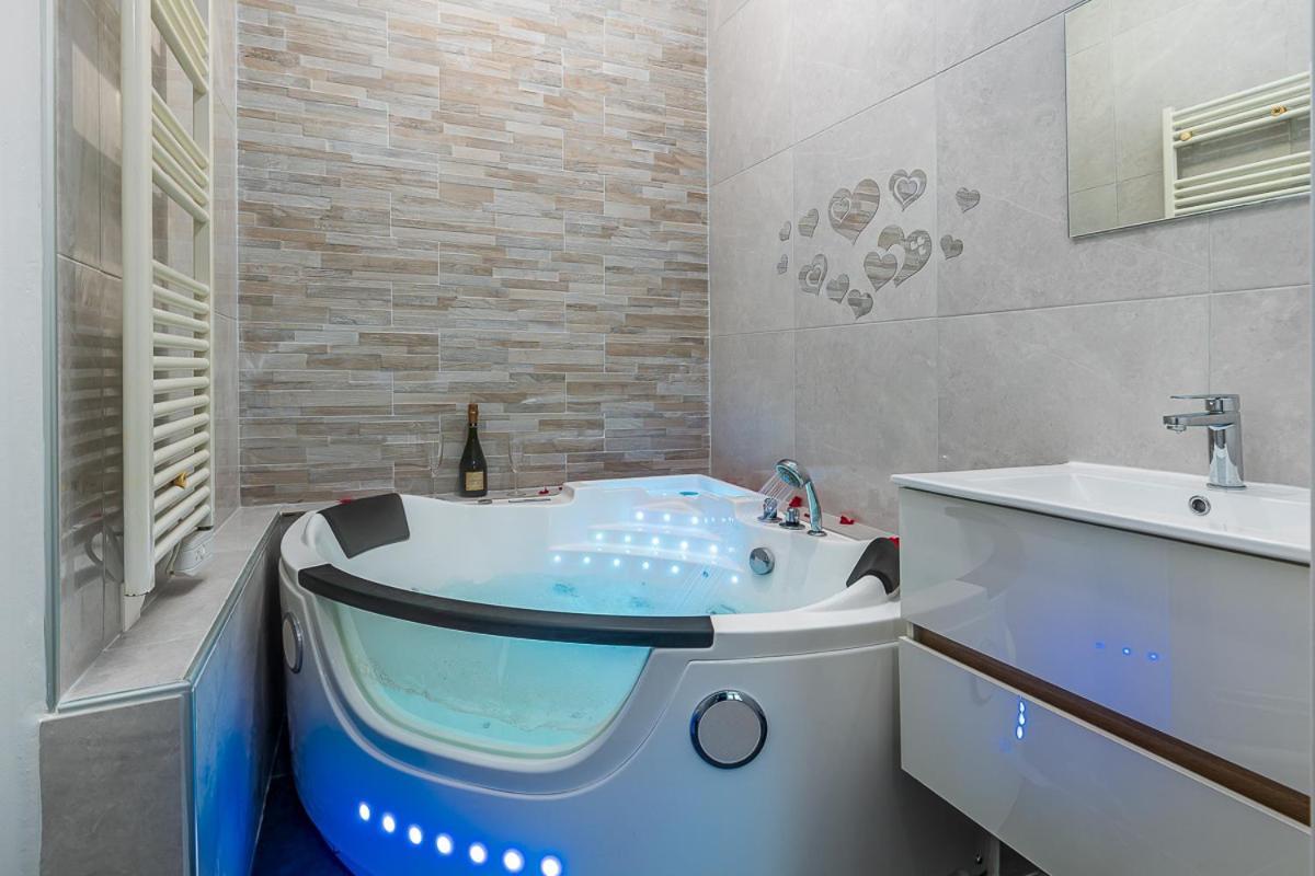 Apartamento Havre De Paix Jacuzzi Asnières Exterior foto